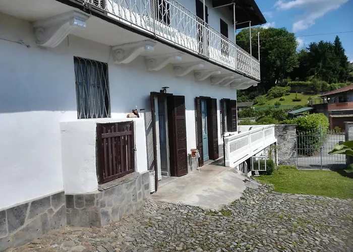 Semesterbostad Casa Le Rose Ameno